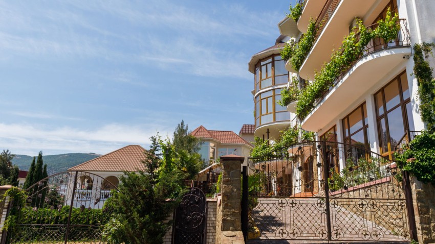 frontyard-01